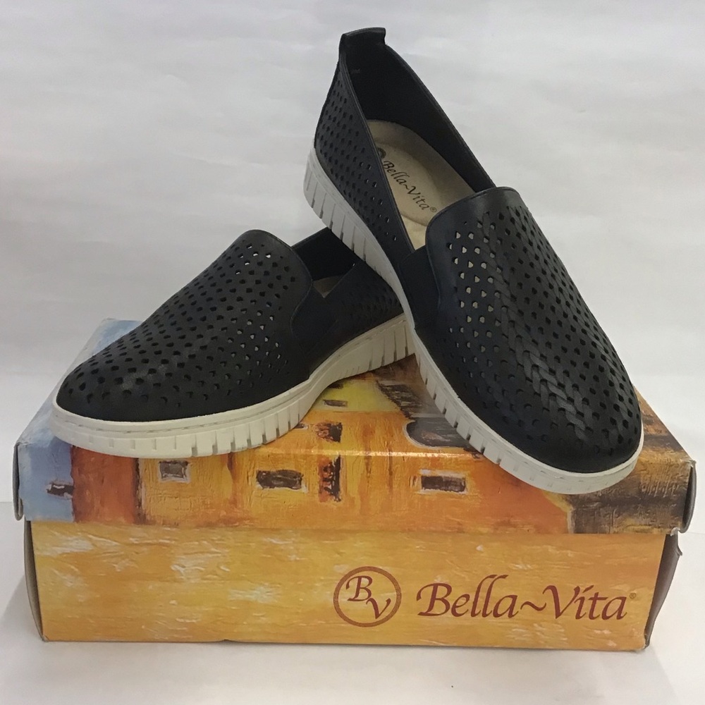 Belle~Vita Helm Slip On Shoe Black Leather Size: 9 M Style: 51-4891